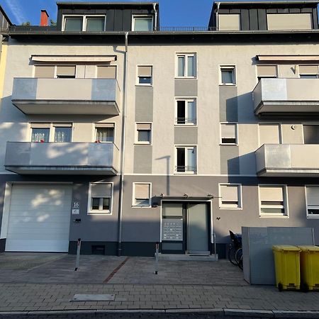 Grosse Gemuetliche Ferienwohnung Mit Klimaanlage, Parkplatz Inklusive Top ! Fürth Zewnętrze zdjęcie