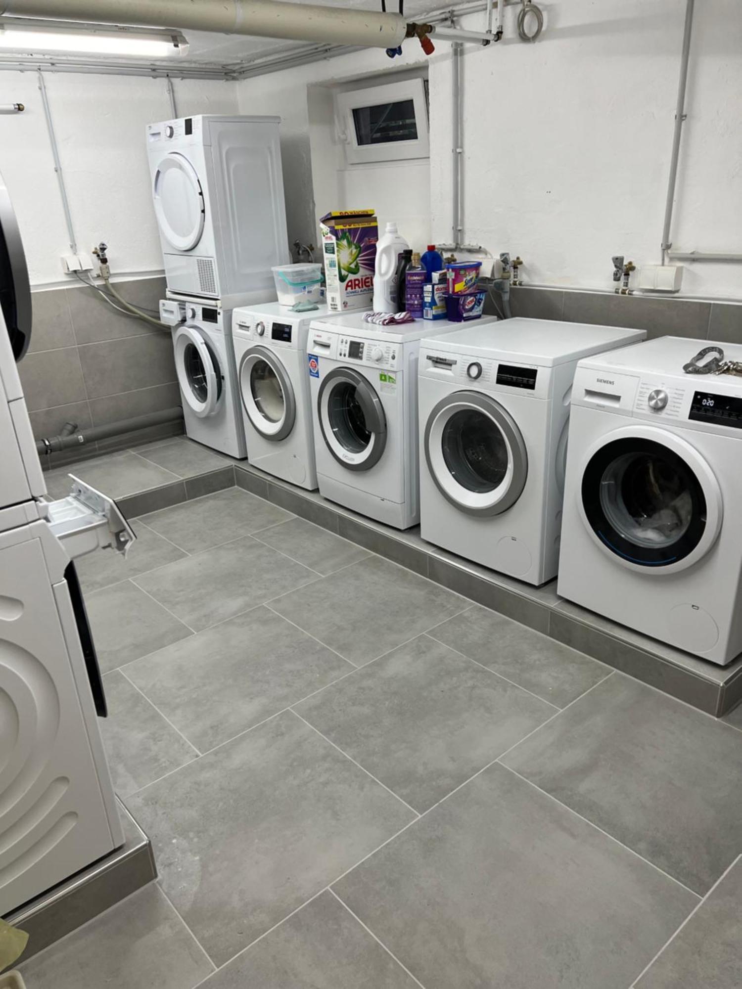 Grosse Gemuetliche Ferienwohnung Mit Klimaanlage, Parkplatz Inklusive Top ! Fürth Zewnętrze zdjęcie