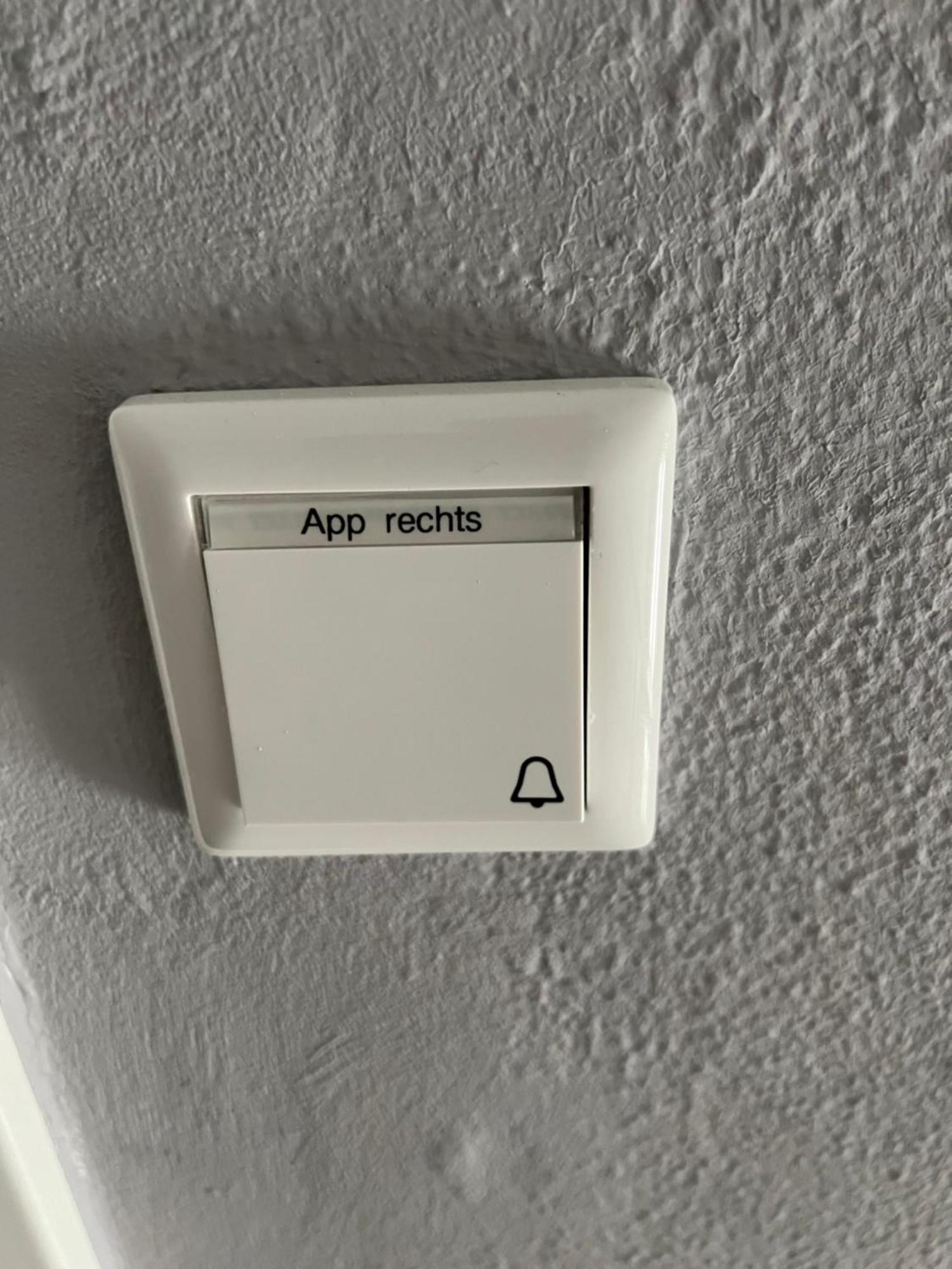 Grosse Gemuetliche Ferienwohnung Mit Klimaanlage, Parkplatz Inklusive Top ! Fürth Zewnętrze zdjęcie