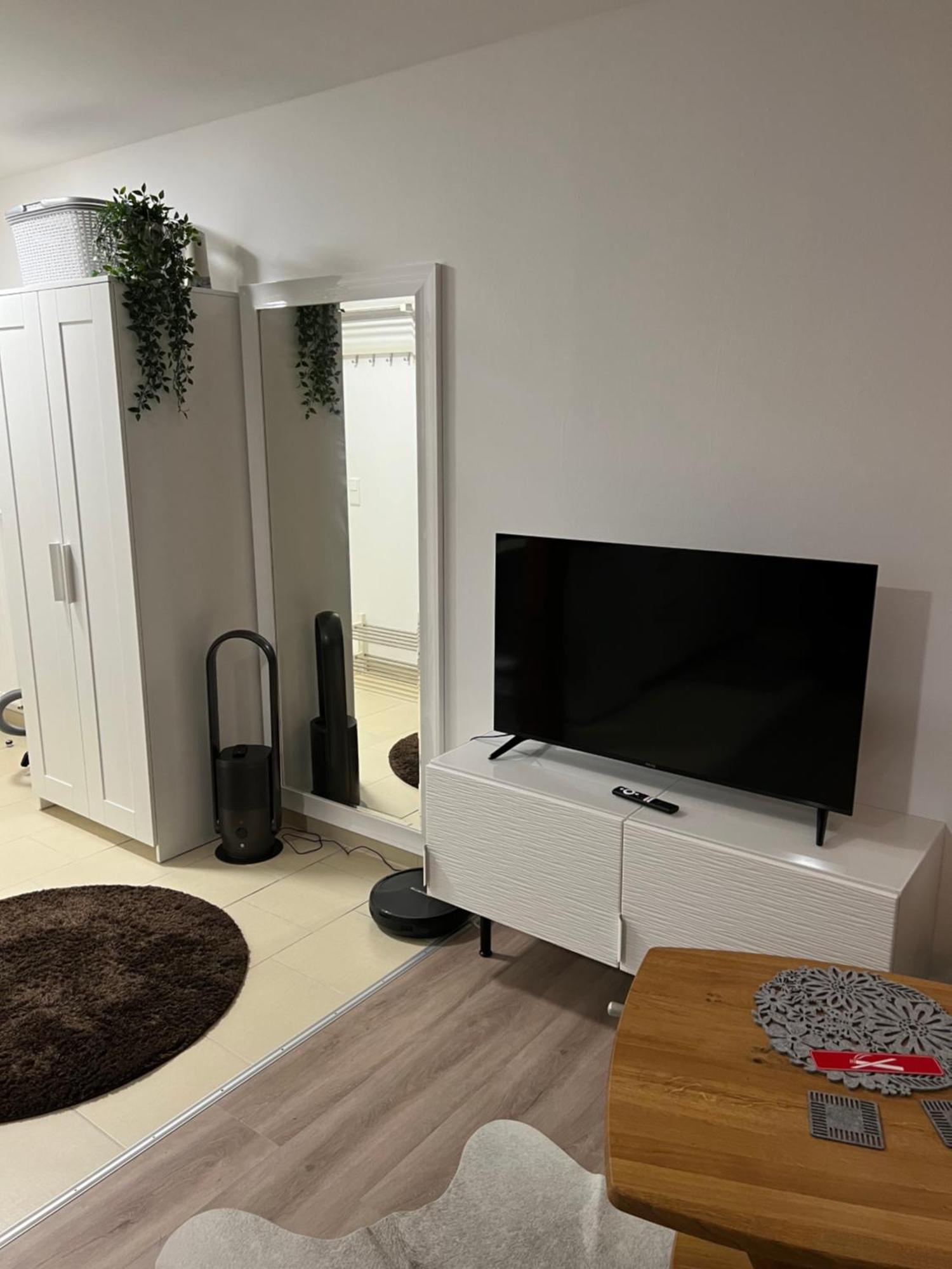Grosse Gemuetliche Ferienwohnung Mit Klimaanlage, Parkplatz Inklusive Top ! Fürth Zewnętrze zdjęcie