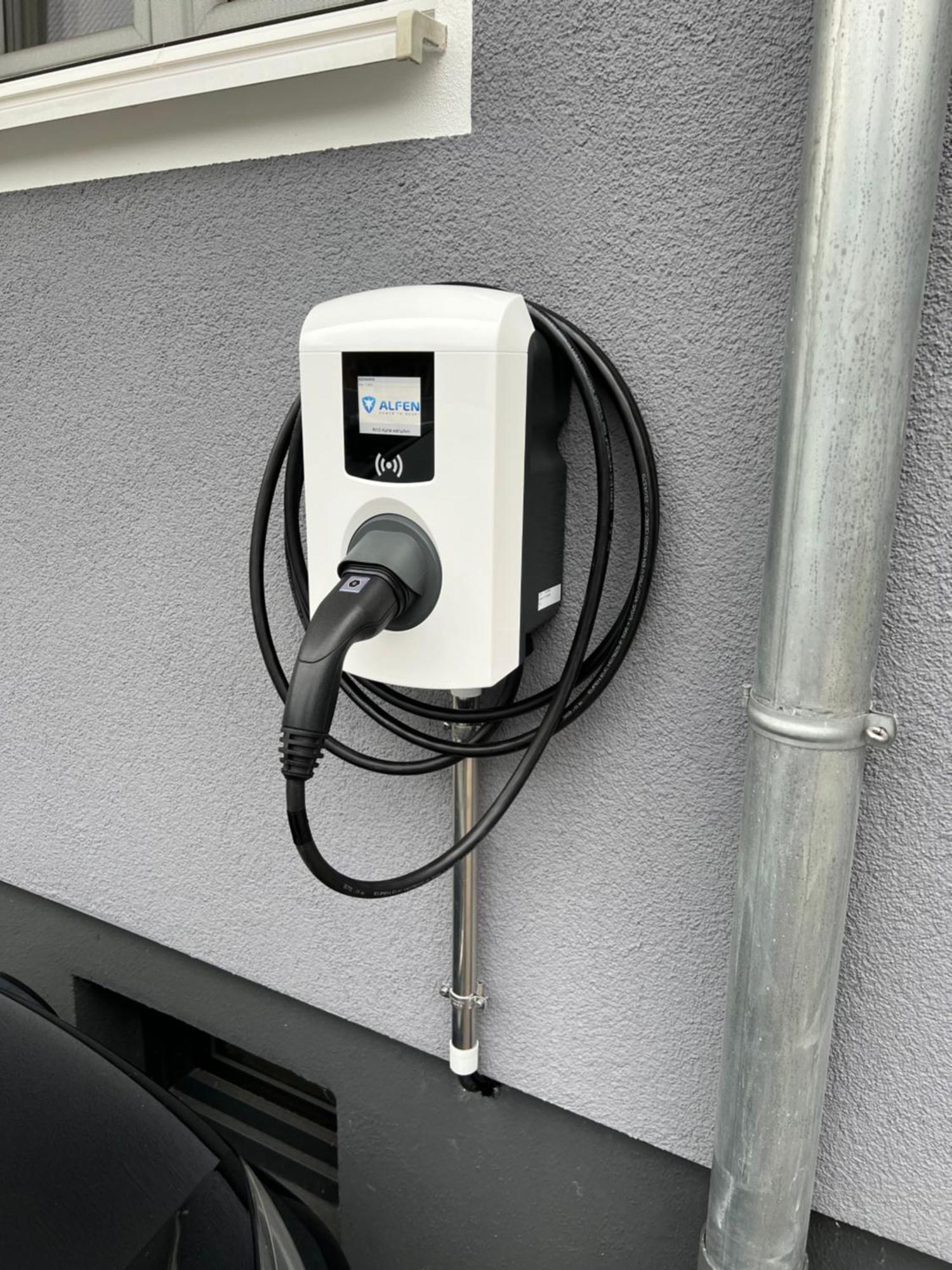 Grosse Gemuetliche Ferienwohnung Mit Klimaanlage, Parkplatz Inklusive Top ! Fürth Zewnętrze zdjęcie