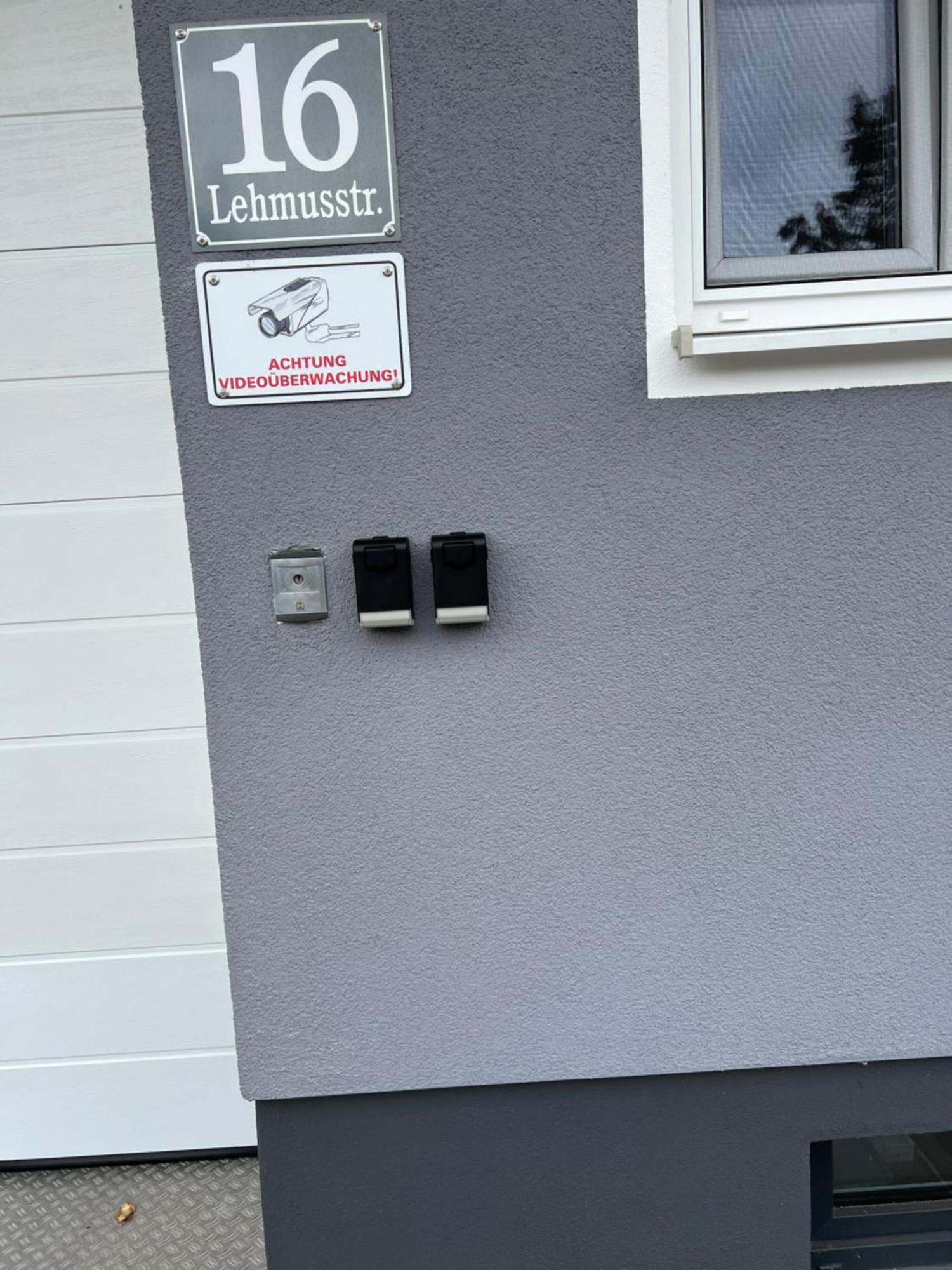 Grosse Gemuetliche Ferienwohnung Mit Klimaanlage, Parkplatz Inklusive Top ! Fürth Zewnętrze zdjęcie