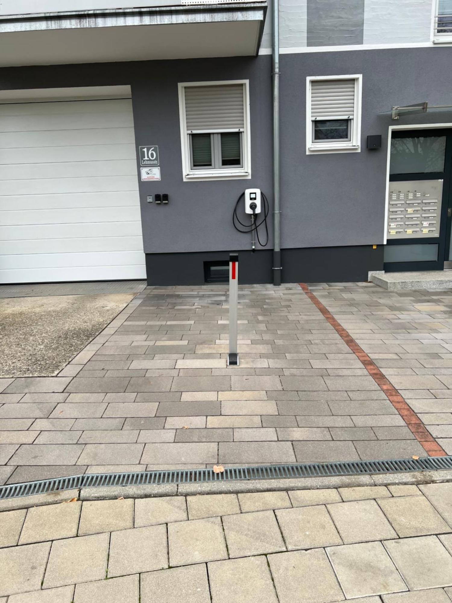 Grosse Gemuetliche Ferienwohnung Mit Klimaanlage, Parkplatz Inklusive Top ! Fürth Zewnętrze zdjęcie