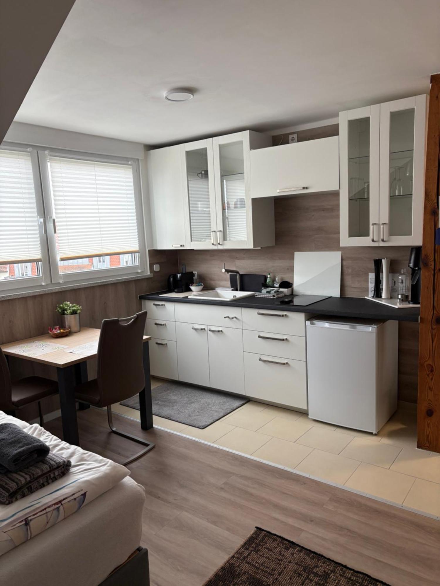 Grosse Gemuetliche Ferienwohnung Mit Klimaanlage, Parkplatz Inklusive Top ! Fürth Zewnętrze zdjęcie