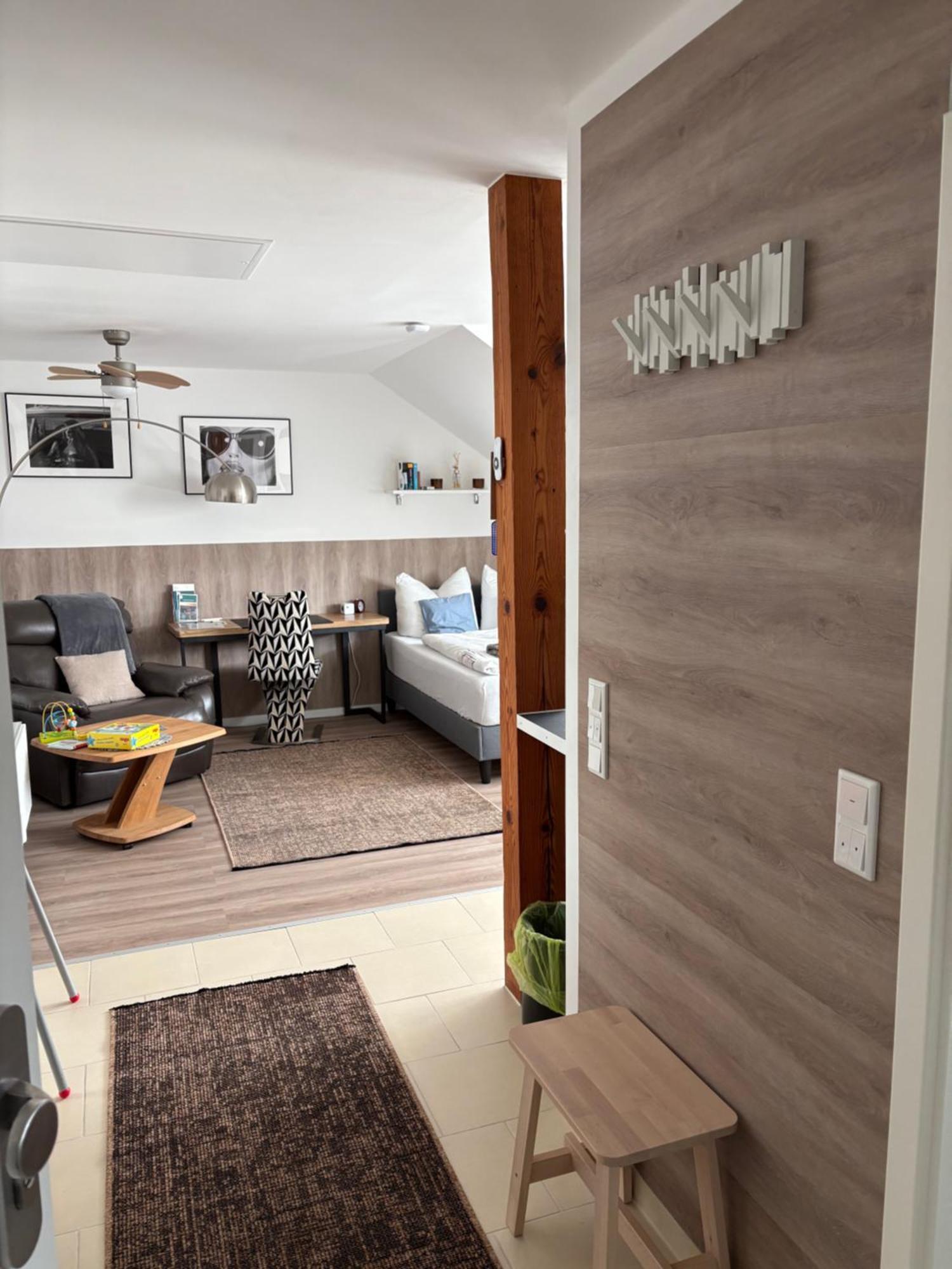 Grosse Gemuetliche Ferienwohnung Mit Klimaanlage, Parkplatz Inklusive Top ! Fürth Zewnętrze zdjęcie